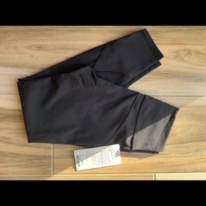 Lululemon NWT in movement 25”